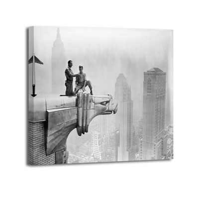 Anónimo - Workmen Smoking atop Gargoyle 1940s