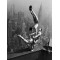 Anónimo - Acrobats perfoming on Empire State Building 1934