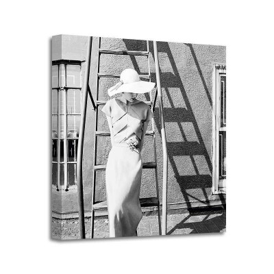 Genevieve Naylor - Modeling linen summer dress 1949